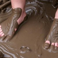 Грязелечение при артрозах: как санаторные методики помогают суставам