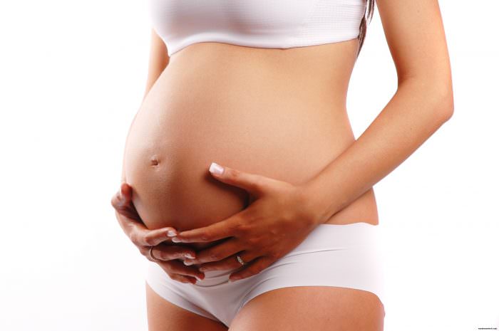 Почему болят бедра при беременности на ранних и поздних сроках