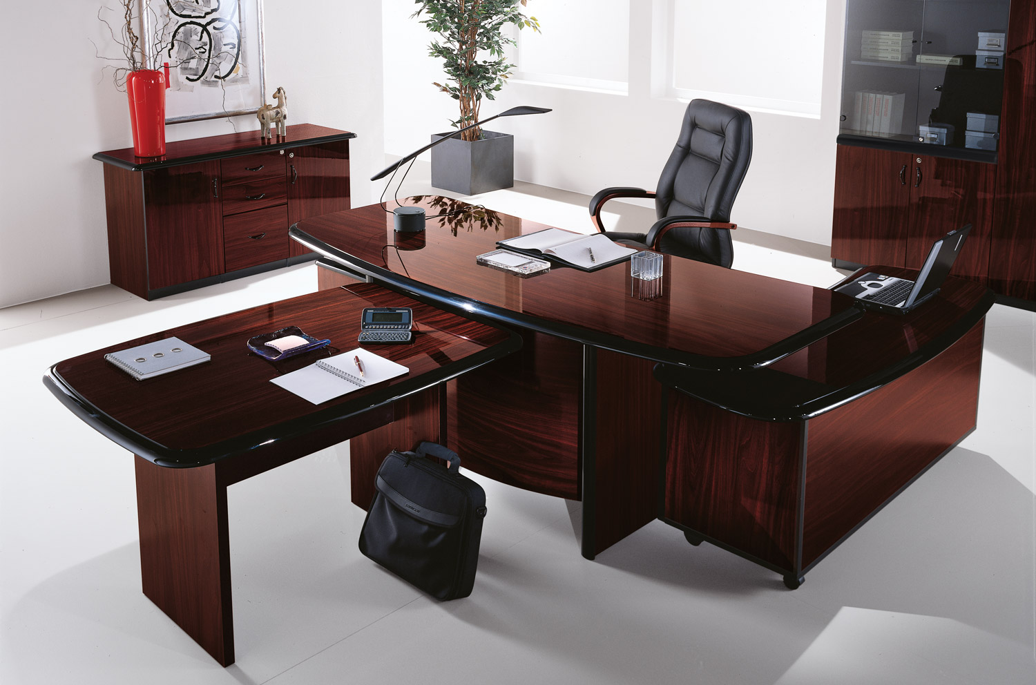 Какую мебель закупают для офиса?