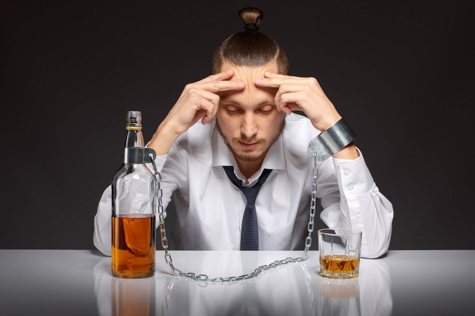 Причины и этапы развития алкоголизма