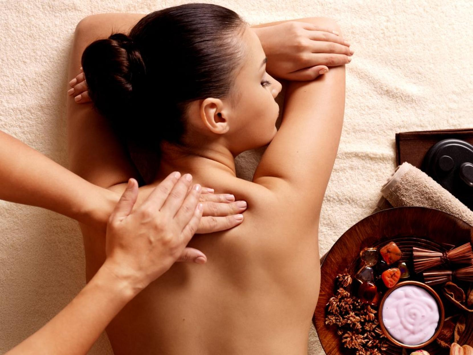 Как влияет расслабляющий массаж тела на организм?