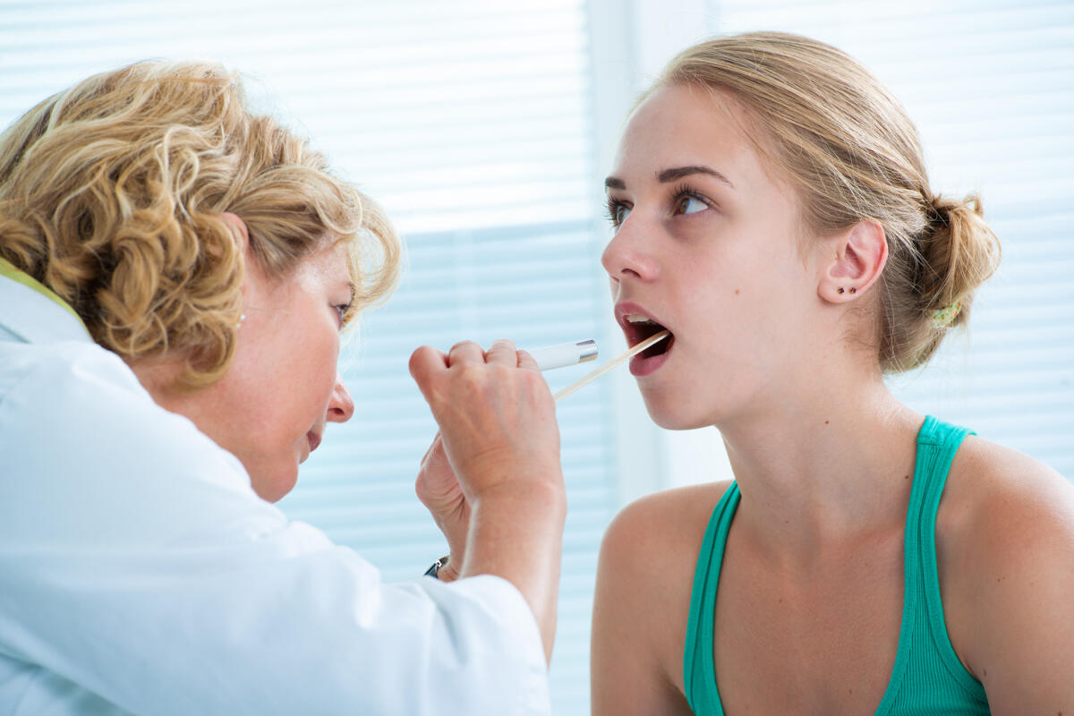 Здоровье горла: польза и применение антисептиков